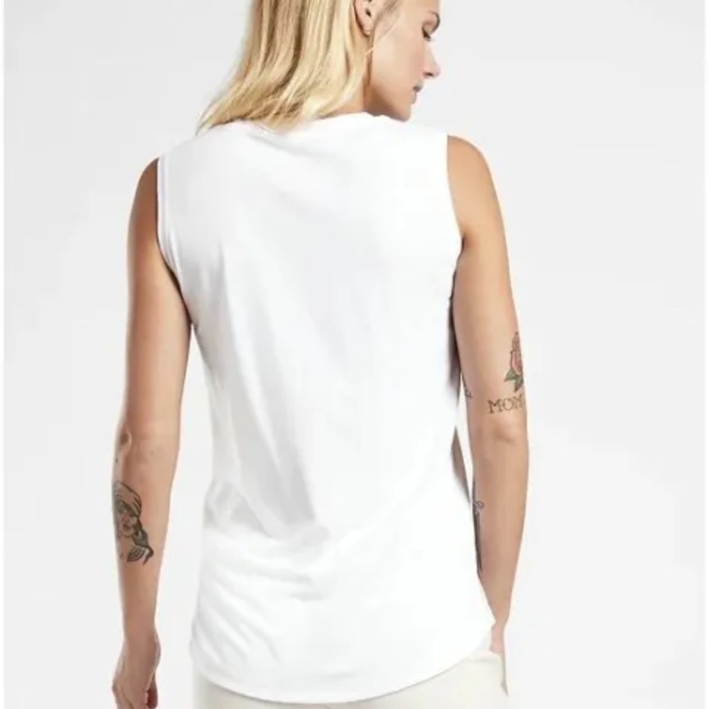 Athleta Essential V-Neck‎ Tank Size Small - Picture 3 of 4